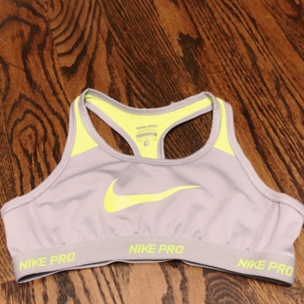 NIKE  PRO  KIDS SPORTS BRA.